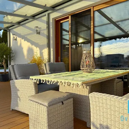 Apartment Break- Spacious With Jacuzzi- Tranquil Escape 15 Minutes To The Sea And Center *
