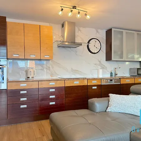 Break- Spacious With Jacuzzi- Tranquil Escape 15 Minutes To The Sea And Center Apartament Borkowo (Gdansk)
