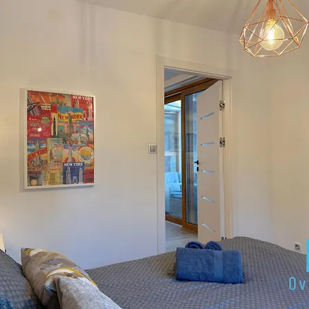 Apartment Break- Spacious With Jacuzzi- Tranquil Escape 15 Minutes To The Sea And Center
