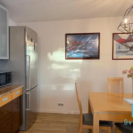 Break- Spacious With Jacuzzi- Tranquil Escape 15 Minutes To The Sea And Center アパート Borkowo